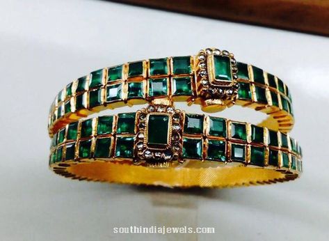 Antique Emerald Bangle Designs, Emerald Bangles with uncut diamonds, Gold Bangle design with emerald and uncut diamonds. Emerald Bangle Jewelry For Wedding, Emerald Bangles Gold, Diamond Bangles With Emeralds, Green Diamond Bangle For Wedding, Gold Bangle Design, Luxury Emerald Bangle, Emerald Bangles, Latest Indian Jewellery, Ruby Bangles