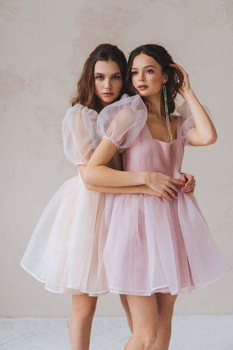 Selkie Bridal, Cosplay Sakura, Organza Ball Gown, Elegant Dresses Plus Size, Fluffy Dress, Transgender Outfits, Prom Picture, Betty Dress, Creative Poses