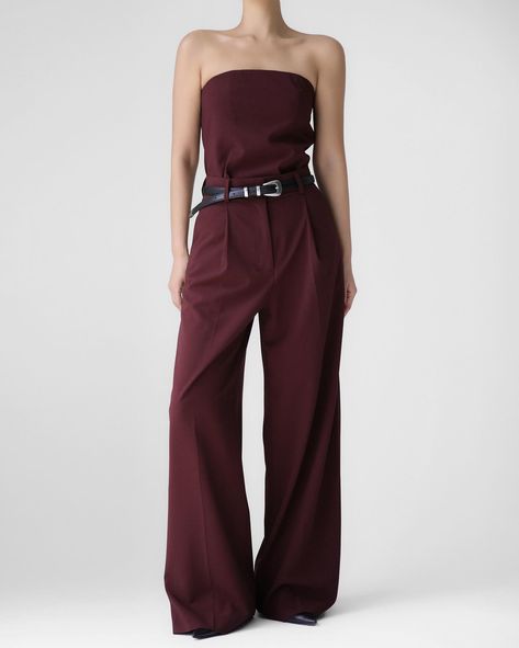 Elegance meets modern sophistication with the new burgundy Abbie strapless vest set. #TheFrankieShop #FrankieForAll #FrankieGirl Classic Trousers, The Frankie Shop, Frankie Shop, Mini Short, Jewelry Outfit, Back Patch, Trend Setter, Lady In Red, Patch Pocket