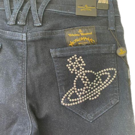 Custom Diamond Jeans, Rhinestone Clothes Y2k, Painting On Jeans Y2k, Rhinestone Pocket Jeans, Bedazzled Jean Pockets, Rhinestone Clothes Diy, Bedazzled Clothes, Vivienne Westwood Aesthetic, Westwood Aesthetic