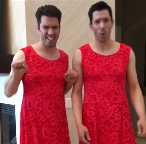 Hahahaha- Property brothers Jonathan Silver Scott, Men Wearing Skirts, Property Brother, Scott Brothers, Drew Scott, Christmas Red Truck, Jonathan Scott, Property Brothers, Best Perfume