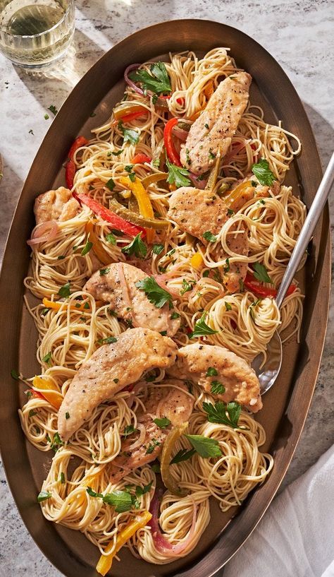 Delish Chicken Scampi Olive Garden, Olive Garden Chicken Scampi, Copycat Olive Garden Chicken, Chicken Scampi Recipe, Olive Garden Minestrone Soup, Olive Garden Chicken Gnocchi, Chicken Gnocchi Soup Recipe, Olive Garden Chicken, Bruschetta Chicken Pasta