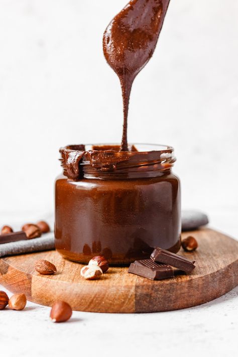 Chocolate Hazelnut Spread - Homemade Nutella - Plantiful Bakery Homemade Dark Chocolate, Vegan Nutella, Nutella Spread, Homemade Nutella, Hazelnut Butter, Chocolate Hazelnut Spread, How To Roast Hazelnuts, Chocolate Spread, Spread Recipes