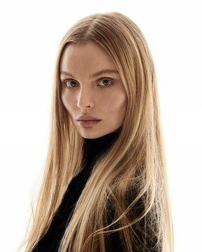 GĒS on X: "omg!!! miss magdalena frackowiak by greg swales https://t.co/5edOtvCqdv" / X Colour Balayage, Vanilla Blonde, Slavic Doll, Balayage Ideas, Magdalena Frackowiak, Model Runway, Iconic Models, Victoria's Secret Models, Serena Van Der