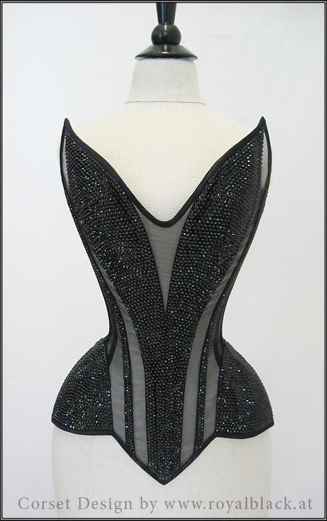 Overbust Corset Outfit, Corset Inspiration, Black Couture, Burlesque Corset, Burlesque Costume, Corset Fashion, Overbust Corset, Corsets And Bustiers, Creation Couture