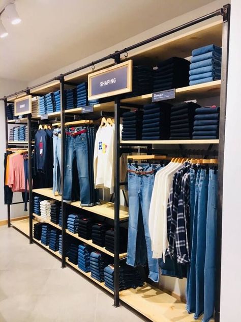 Clothing Shop Interiors, Kids Clothing Store Design, Levis Store, Fashion Store Design, Office Reception Design, Clothing Store Displays, Clothing Store Interior, Retail Fixtures, Clothing Store Design