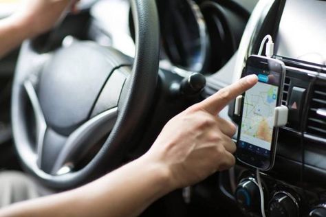 Além de trabalhadores informais, autônomos e microempreendedores individuais (MEIs), algumas carreiras também têm direito ao benefício Mileage Tracker, Traffic Congestion, Distracted Driving, Highway Traffic, Uber Driver, Business Expense, Traffic Safety, Gas Mileage, Road Safety