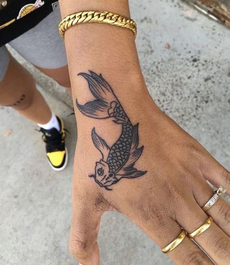 Koi Hand Tattoo, Fish Neck Tattoo, Koi Fish Hand Tattoo, Fish Hand Tattoo, Pretty Tattoo, Black Girls With Tattoos, Getting A Tattoo, Koi Fish Tattoo, Red Ink Tattoos