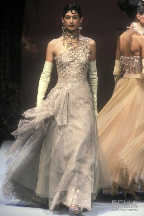 90s Runway Fashion, Runway Fashion Couture, Runway Outfits, Claudia Schiffer, Runway Dresses, Dress Rental, Fashion Designs, Naomi Campbell, Christian Lacroix