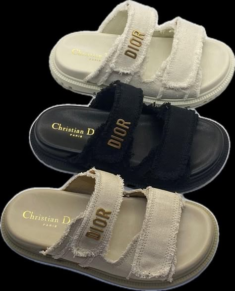 Sandal Dior, Dior Shoes Women, Dior Slippers, Baggy Shoes, Christian Dior Sandals, Dior Slides, Rich Girl Vibes, Elegant Shoes Heels, Luxury Goals