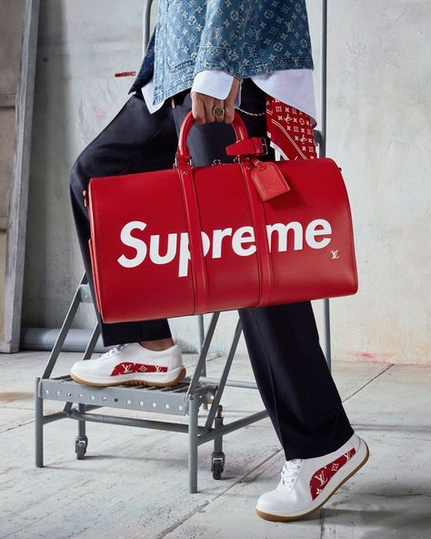 Louis Vuitton Resale, Supreme Clothing, Sac Louis Vuitton, Louis Vuitton Supreme, Resale Clothing, Louis Vuitton Collection, Supreme Wallpaper, Expensive Clothes, Louis Vuitton Twist Bag