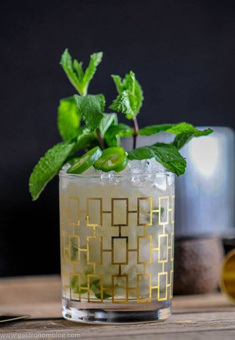 A Mexican Mint Julep – A Mezcal Cocktail Best Mint Julep Recipe, At Home Cocktails, Warm Winter Cocktails, Home Cocktails, Mint Julep Cocktail, Julep Recipe, Mint Julep Recipe, Cocktails At Home, Craft Cocktail Recipe