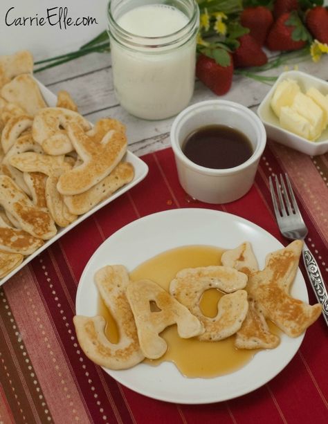 Pancake Shapes, Theme Snack, Pancake Art, Birthday Breakfast, Snack Board, How To Make Pancakes, Pancakes Easy, Easy Food Art, Recipe Binder