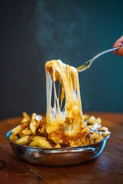 Cheese Pull Photography, Loaded Fries Photography Food Styling, Poutine Fries Aesthetic, Poutine Photography, Comfort Food Photography, Loaded Fries Photography, Cheese Fries Photography, Food Photography Ideas Restaurants, Cheese Photoshoot