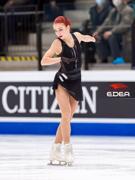 Edea Skates, Aleksandra Trusova, Skater Men, Skating Pictures, Sasha Trusova, Skate 3, Skating Aesthetic, Alexandra Trusova, Skate Art