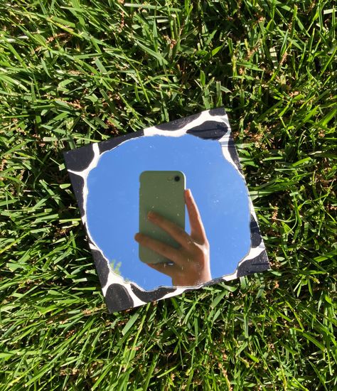 Cow print painted mirror Painted Mirror Aesthetic, Cow Print Painting, Mirror Painting Aesthetic, Aesthetic Cow Print, Cow Print Aesthetic, Mirror Paintings, Aesthetic Cow, Painting Mirror, Beauty Mistakes