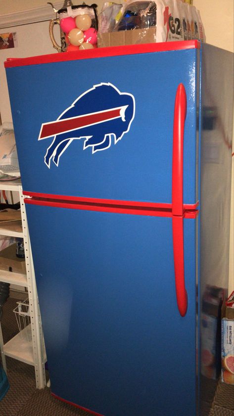 Buffalo Bills Man Cave Ideas, Buffalo Bills Basement, Buffalo Bills Man Cave, Buffalo Bills Crafts Diy, Chritmas Diy, Levi Birthday, Painted Wooden Chairs, Sports Themed Bedroom, Buffalo Bills Stuff