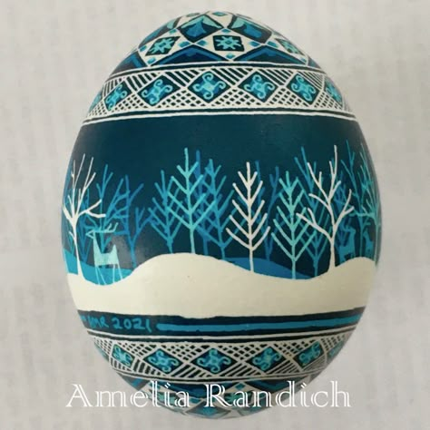 Home Decor Ideas Paper, Pysanky Eggs Pattern, Paper Flower Wall Hanging, Egg Christmas, Wall Hanging Ideas, Egg Shell Art, Easter Egg Art, Carved Eggs, Easter Egg Pattern