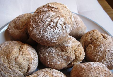 Schusterlaberl - Fragrant Austrian Rye Bread Rolls Bread Rolls Recipe, Homemade Sourdough Bread, Rye Bread, Rye, Sourdough Recipes, Fermented Foods, Rolls Recipe, Bread Rolls, Sourdough Bread