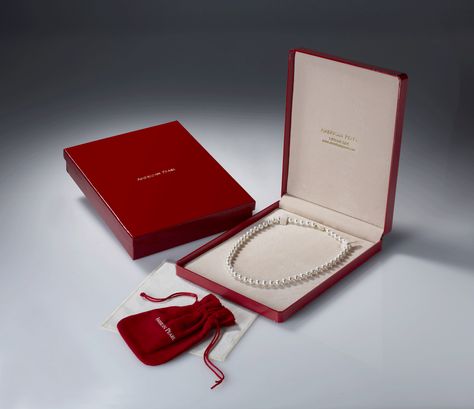 Elegant Red Champagne Lining Necklace Box Macaroni Necklace, Jewelry Packaging Design, Jewelry Box Design, Jewelry Packaging Box, Traditional Necklace, Bling Phone Cases, Necklace Packaging, Custom Jewelry Box, Necklace Gift Box