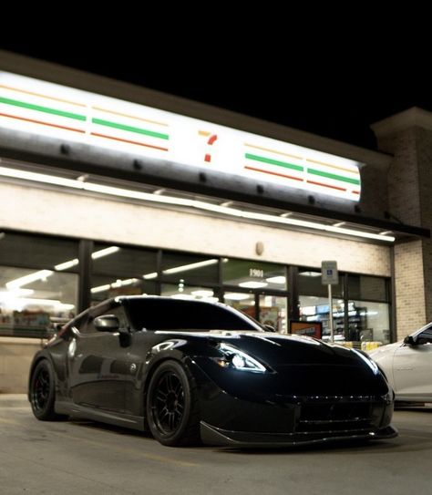 350z White, 350z Nismo, Nissan Gtr Wallpapers, 370z Nismo, Nissan Z Cars, Car Pic, Nissan Nismo, Nissan Fairlady, Fairlady Z