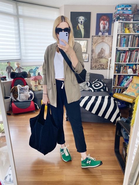 What I Wore This Week - livelovesara Green Sneakers Outfit, Green New Balance, Trainers Outfit, Green Trainers, New Balance Outfit, Stylish Mom, Scandinavian Fashion, Green Sneakers, Yellow Sweater