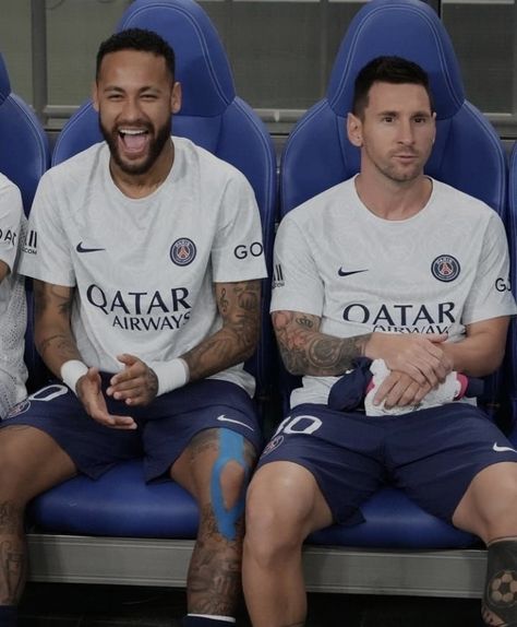 Messi E Neymar, Football Friendship, Neymar Memes, Girly M Instagram, Neymar Messi, Messi Psg, Messi Vs Ronaldo, Messi Vs, Messi Neymar