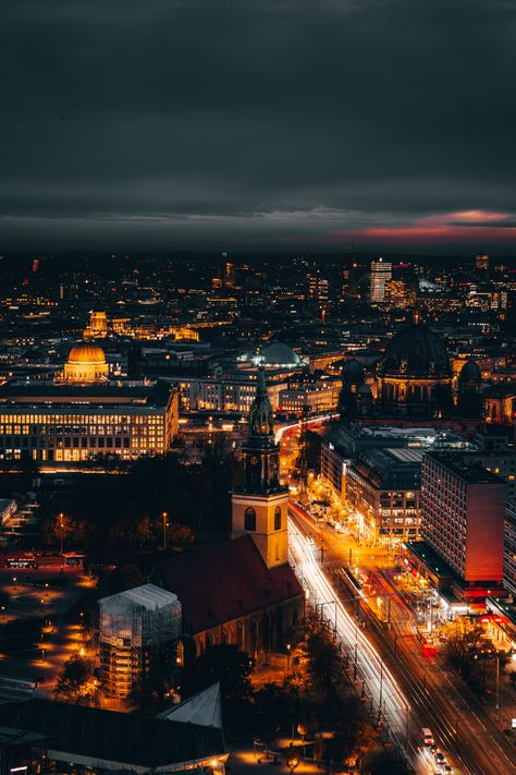 Berlin Aesthetic Night, Germany Mountains, Berlin Germany Photography, Berlin Wallpaper, Berlin At Night, Europe Night, Berlin Night, Aesthetic Landscapes, Germany Night