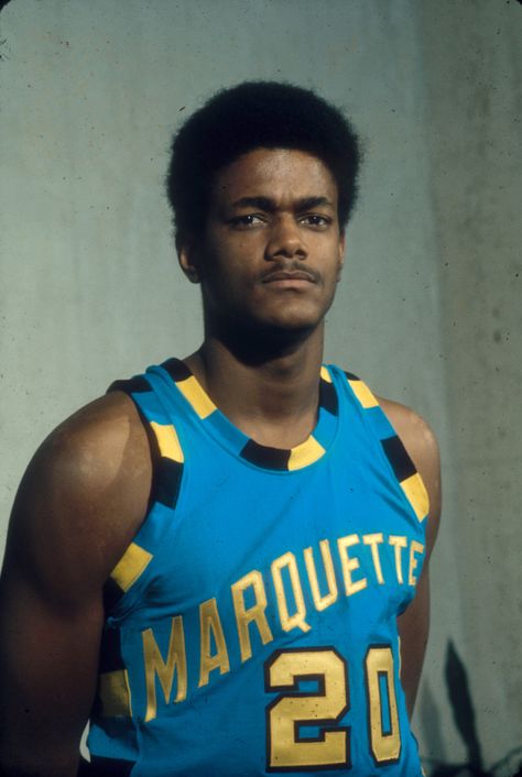 1974 Maurice Lucas - Marquette Marquette Basketball, College Basketball Players, Ncaa March Madness, Hank Aaron, Basketball Legends, Final Four, Basketball Pictures, March Madness, College Basketball