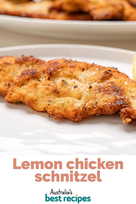 Chicken Snitzel Recipe, Chicken Main Dish Recipes, Fried Steak Recipes, Schnitzel Recipes, Chicken Burgers Recipe, Chicken Snacks, Chicken Schnitzel, Sausage Dishes, Favorite Recipes Chicken