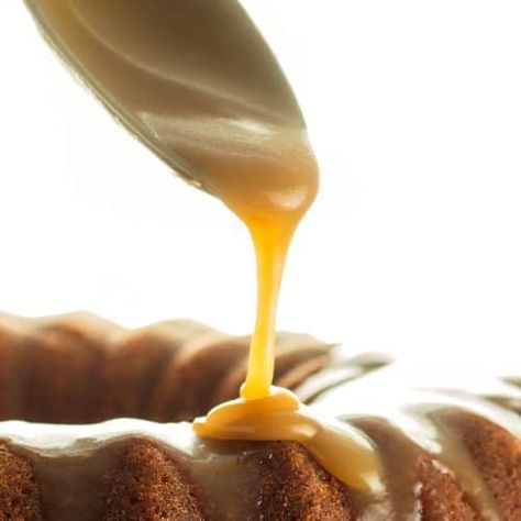 Caramel Icing Glaze - Erren's Kitchen Lemon Icing Recipe, Glazed Icing Recipe, Icing Glaze, Brown Sugar Icing, Brown Sugar Cakes, Banana Butter, Icing Recipes, Glaze For Cake, Caramel Icing