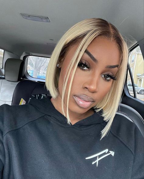 Blond Bob With Dark Roots, Black Roots Blonde Hair Short, Blonde Bob Brown Roots, Blonde Ombre Bob Black Women, Blonde Bob Black Women Dark Roots, Blonde Bob With Brown Roots, Blond Bob Black Women, Ombre Blonde Hair Dark Roots, Blonde Bob Wig Black Women