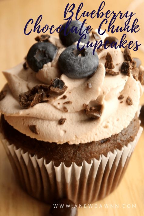 Blueberry Chocolate Chunk Cupcake Recipe #Cupcakes #BlueberryChocolateChunk Blueberry Chocolate Cupcakes, Chocolate Cupcake Recipe, Delicious Cupcakes Recipes, Chocolate Chip Cupcakes, Blueberry Cupcakes, Blueberry Chocolate, Cupcake Recipes Chocolate, Gourmet Cupcakes, Cupcake Recipe