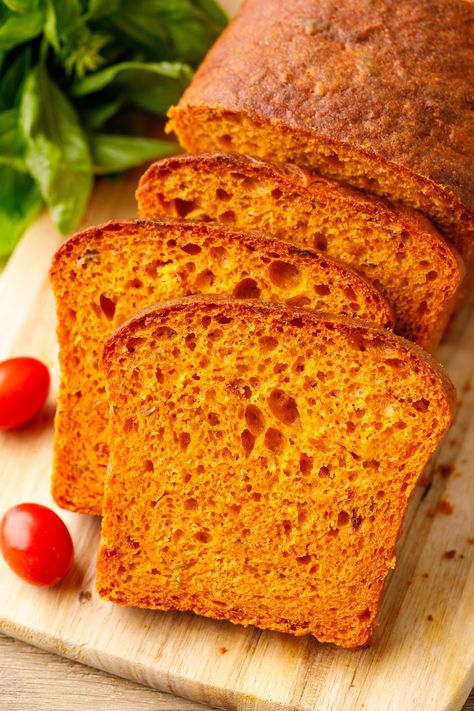 Tomato Basil Bread Tomato Basil Bread Recipe, Tomato Bread Recipe, Tomato Basil Bread, Basil Bread, Vegetable Bread, Tomato Bread, Wheat Thins, Homemade Breads, Basil Pasta