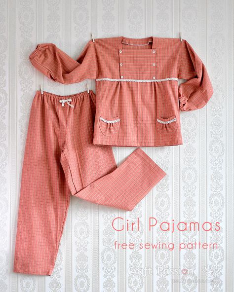 Girl Pajamas - 5 to 12 years old - Free Sewing Pattern | Craft Passion Girls Pajamas Pattern, Boy Pajamas, Girl Pajamas, Trendy Sewing Patterns, Pajama Pattern, Sewing Clothes Women, Trendy Sewing, Sewing Projects For Kids, Sewing Patterns For Kids