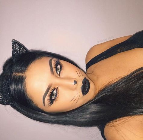 @paulsen0179 Cat Makeup Halloween Pretty, Cat Eye Makeup Halloween, Black Cat Makeup, Simple Cat Makeup, Black Cat Halloween Costume, Maquillage Halloween Simple, Cat Halloween Makeup, Holloween Makeup, Cat Makeup Halloween