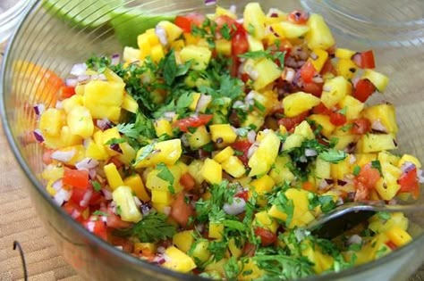 Ultimate Caribbean Salsa Topping For Tacos, Hotdogs & Burgers. Caribbean Bbq, Rasta Party, Jamaican Party, Reggae Party, Pineapple Salsa Recipe, Modern Honey, Chili Pepper Recipes, Caribbean Party, Greek Chickpeas