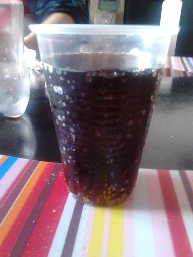 Rico vaso de coca mmmm....   Delicious Diet Coke, French Press, Coca Cola, Shot Glass, Coffee Maker, Coco, Diet, Tableware, Glass