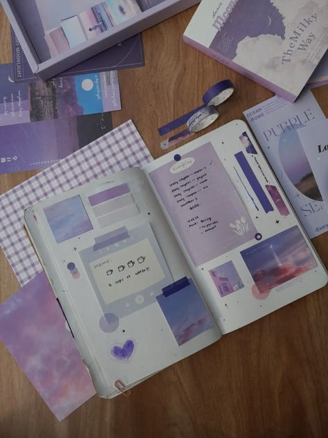 Purple Scrapbook Ideas, Purple Journal Aesthetic, Purple Journal Ideas, Purple Journal, Blue Scrapbook, Vintage Scrapbook Paper, Themed Journal, Bullet Journal Ideas Templates, Scrapbook Cover