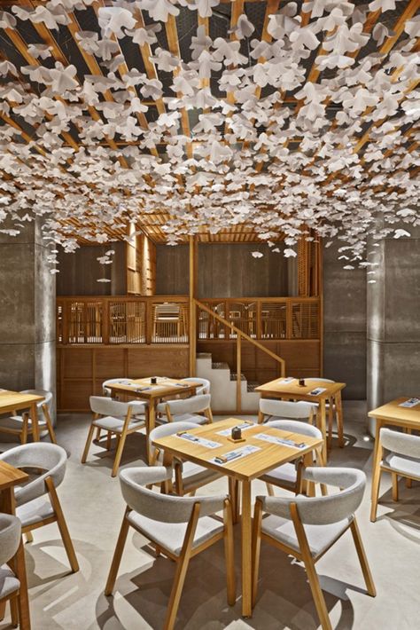 Nozomi Sushi / Masquespacio | AA13 – blog – Inspiration – Design – Architecture – Photographie – Art Japanese Restaurant Interior, Japanese Restaurant Design, Café Design, Bar In Casa, Decoration Restaurant, Modern Restaurant, Bar Interior, Coffee Shop Design, Sushi Restaurants