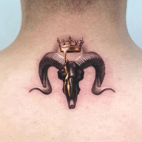 𝖙𝖆𝖙𝖔𝖔𝖘_𝖙𝖔𝖉𝖆𝖞𝖞 on Instagram: “👑 Via: @jiro_painter ➖ #tatt #tattoos #tattoo #tatto #tatts #tattoosleeve #tattooer #tattooworld #tattoed #sleevetattoo #tattoo2me…” Crown Tattoo Men, Men Flower Tattoo, Tattoos Instagram, Dream Catcher Tattoo Design, Crown Tattoo Design, Elephant Tattoo Design, Clock Tattoo Design, Beautiful Tattoos For Women, Aries Tattoo