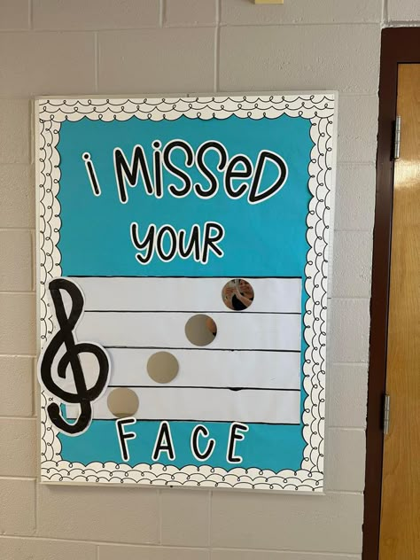 Choir Bulletin Board Ideas, Music Class Decorations, Band Bulletin Boards, Band Room Ideas High School, Choir Room Decor, Music Teacher Room Ideas, Music Classroom Door Ideas, Orchestra Room Decor, Music Classroom Door