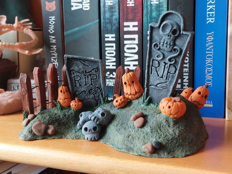 Diy Air Dry Clay Halloween, Polymer Clay Diorama, Fimo Halloween, Clay Diys, Halloween Polymer Clay, Polymer Clay Kunst, Halloween Diorama, Halloween Tea Party, Clay Halloween