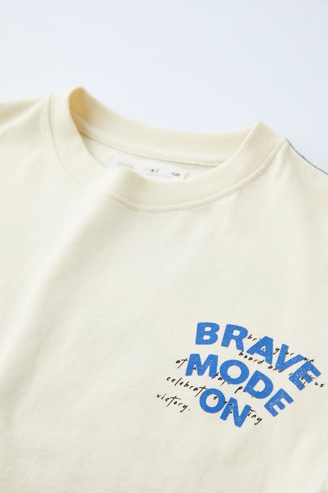 BRAVE MODE ON T-SHIRT - Ecru | ZARA Turkey Minimal Tshirt Design, Oversized Tee Outfit, Minimal Shirt Design, Typography Shirt Design, Sports Wear Fashion, T Shirt Logo Design, Free T Shirt Design, Shirt Logo Design, Tshirt Design Inspiration