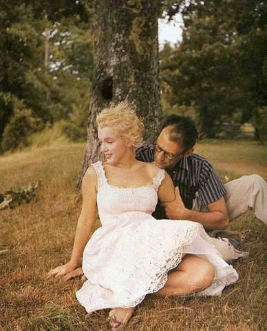 Marilyn dress Marilyn Monroe Marriages, Marriage Pictures, Arthur Miller, Tony Curtis, Joe Dimaggio, Some Like It Hot, Marilyn Monroe Photos, Norma Jean, Norma Jeane