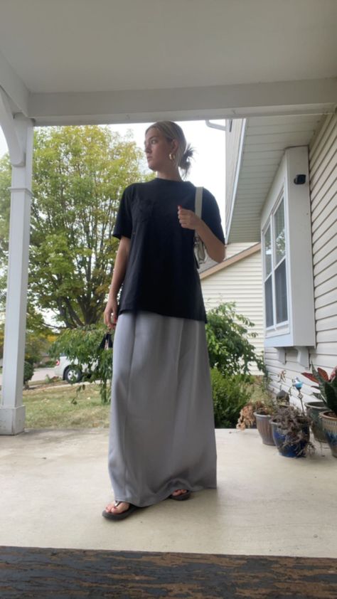 long silk skirt + black baggy tshirt Black Baggy Tshirt, Long Skirt Outfit, Baggy Tshirt, Long Silk Skirt, Long Skirt Outfits, Skirt Outfit, Silk Skirt, Outfit Idea, Skirt Black