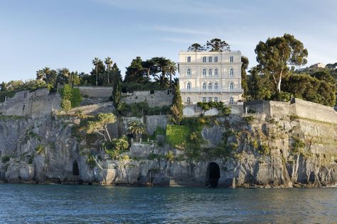 Group Vacation Ideas, Enchanted April, Villa Astor, Amalfi Coast Villa, Architecture Concept, Summer Romance, Euro Summer, Italian Villa, Vacation Villas