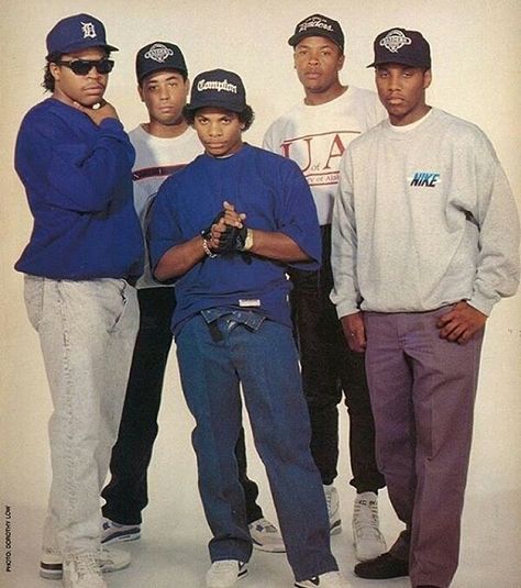 @Eazy_E_FanClub  #Nwa by hiphop.nation Nwa 90s, Old School Art, Look Hip Hop, Hip Hop Mode, Hip Hop Aesthetic, Cultura Hip Hop, 90s Rappers, Looks Hip Hop, Photographie Indie