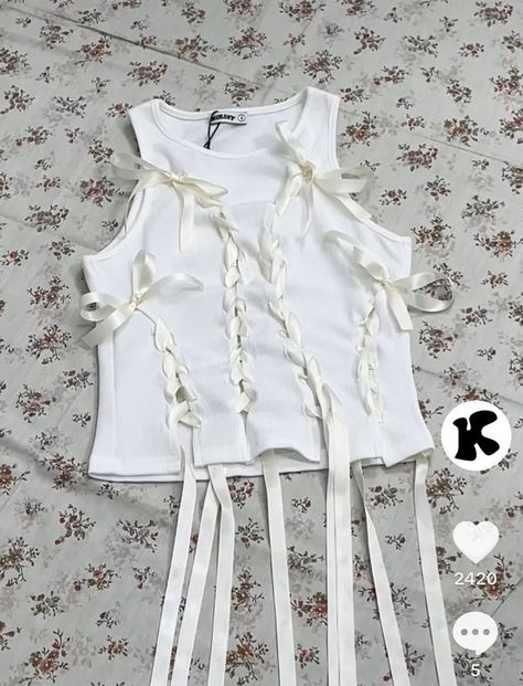 Shirt Remake Diy, White Shirt Upcycle Ideas, T Shirt Rework, Redesign Clothes, Rework Clothes, T Shirt Remake, White Tops Outfit, Remake Clothes, Unconventional Fashion