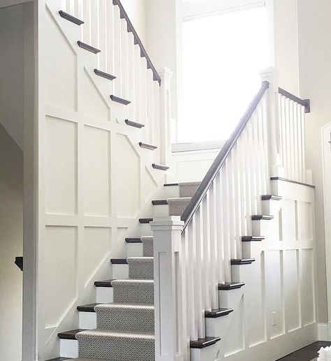 Stairs - But also so many other great pictures / items in this house. Beautiful Homes of Instagram Dark Wood Floors Bedroom, Trim Stairs, Rustic Kitchen Islands, Wood Floors Bedroom, Wainscoting Door, Stair Inspiration, Railings For Stairs, Stairway Wainscoting, Wood Railings For Stairs